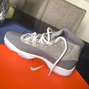 i’m selling the cool grey 11s . only worn once. too small for me